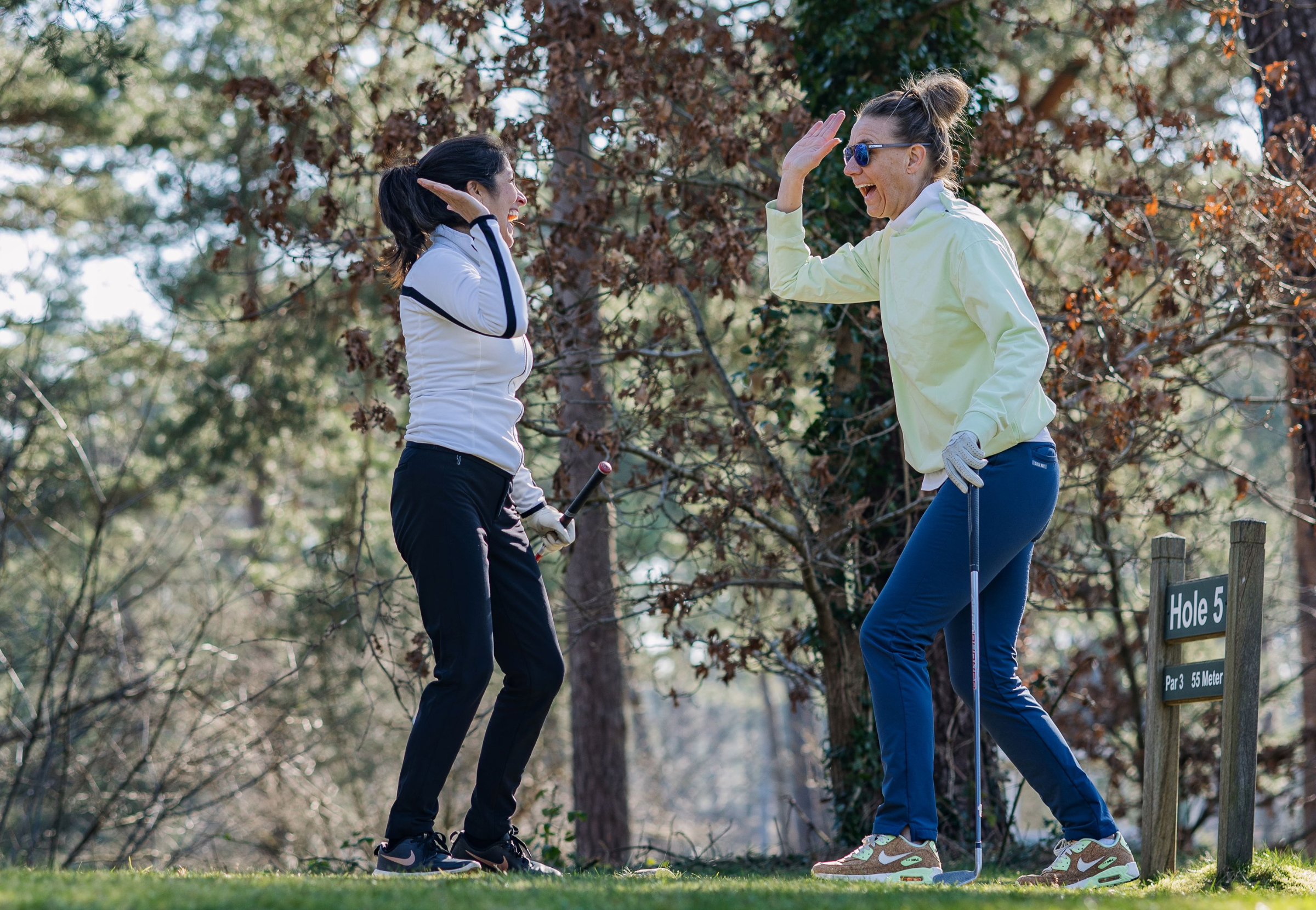 8_tips_to_attract_more_women_to_your_golf_club_-_Cover_image_-1